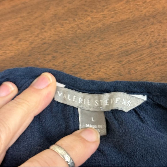 Valerie Stevens Navy Lace Front Blouse Women’s Large - Picture 5 of 7